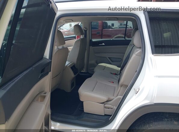 1V2LP2CA2NC557201 2022 VOLKSWAGEN ATLAS White Vista de la etiqueta del VIN