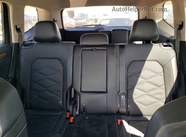 1V2LR2CA2RC608065 2024 VOLKSWAGEN ATLAS Black უკანა სავარძლების ხედი