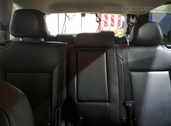 1V2LR2CA3JC530240 2018 VOLKSWAGEN ATLAS Gray Widok tylnych siedzeń