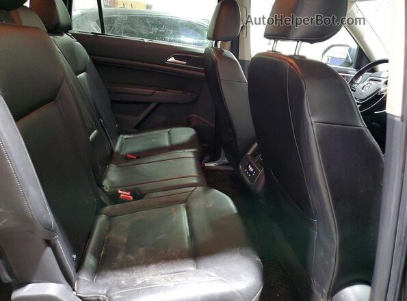 1V2LR2CA3JC530240 2018 VOLKSWAGEN ATLAS Gray Widok wnętrza z tyłu