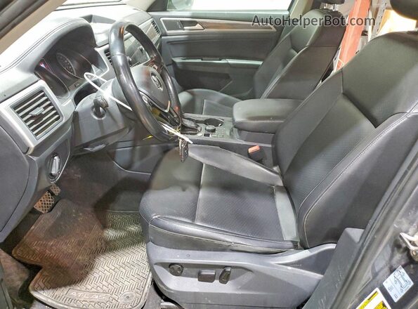 1V2LR2CA3JC530240 2018 VOLKSWAGEN ATLAS Gray Widok wnętrza z przodu