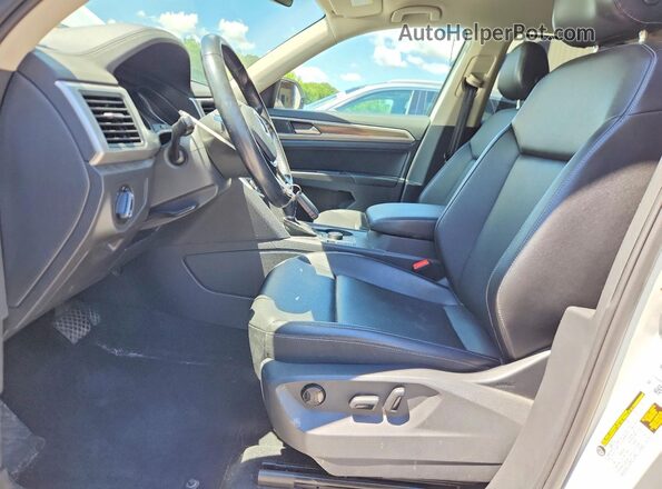 1V2LR2CAXJC506100 2018 VOLKSWAGEN ATLAS White Vista interior delantera