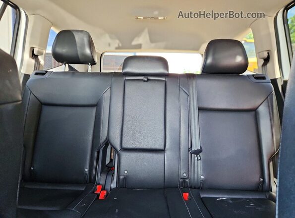1V2LR2CAXJC506100 2018 VOLKSWAGEN ATLAS White Vista de los asientos traseros