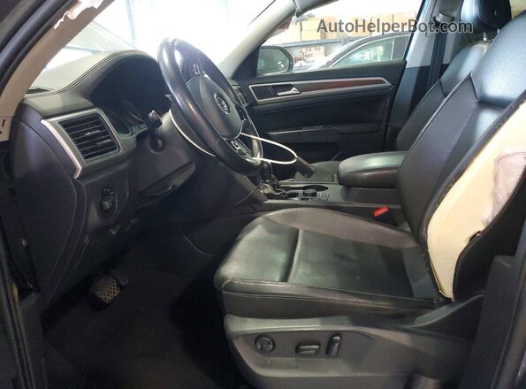 1V2LR2CAXJC512026 2018 VOLKSWAGEN ATLAS Gray Vista interior delantera