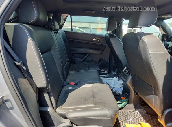 1V2MC2CA3LC205404 2020 VOLKSWAGEN ATLAS Серебряный Вид задней части салона