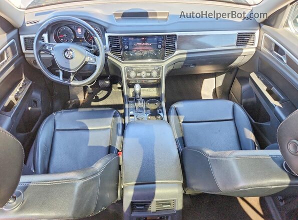 1V2MR2CA1JC514932 2018 VOLKSWAGEN ATLAS Gray Widok deski rozdzielczej