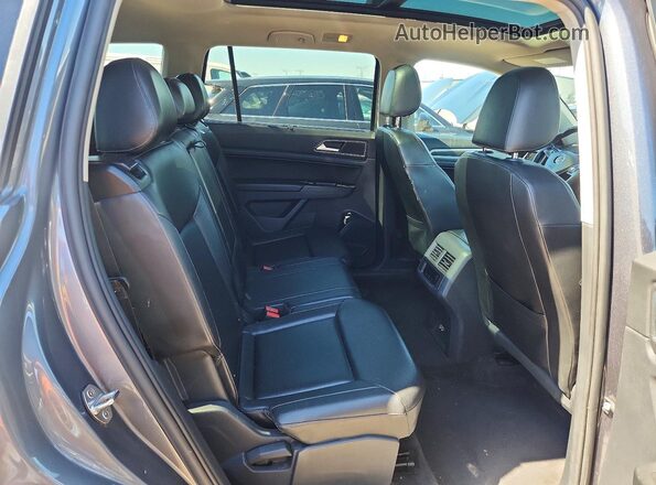 1V2MR2CA1JC514932 2018 VOLKSWAGEN ATLAS Gray Widok wnętrza z tyłu