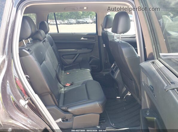 1V2MR2CA3JC540903 2018 VOLKSWAGEN ATLAS Black Widok naklejki z numerem VIN