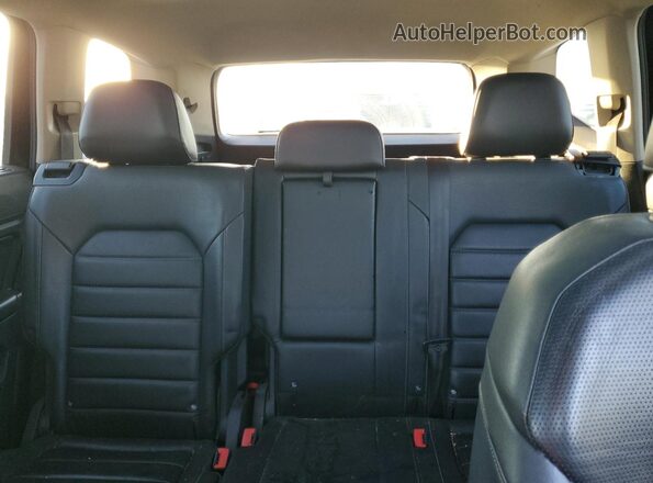 1V2MR2CA4JC561811 2018 VOLKSWAGEN ATLAS Black უკანა სავარძლების ხედი