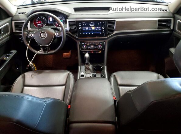 1V2MR2CA5JC596888 2018 VOLKSWAGEN ATLAS Silver Widok deski rozdzielczej