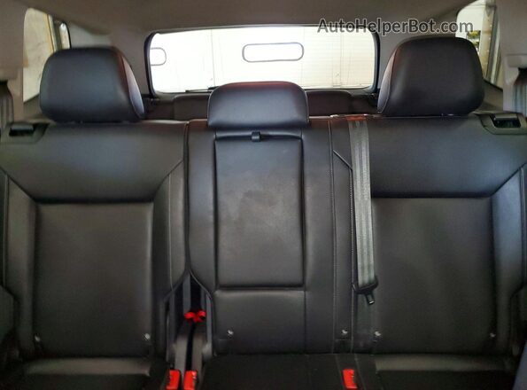 1V2MR2CA5JC596888 2018 VOLKSWAGEN ATLAS Silver Widok tylnych siedzeń