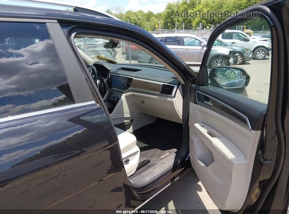 1V2MR2CA6JC540670 2018 VOLKSWAGEN ATLAS Black Front interior view