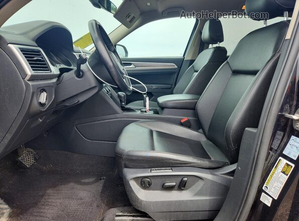 1V2MR2CA9JC537102 2018 VOLKSWAGEN ATLAS Черный Вид салона спереди