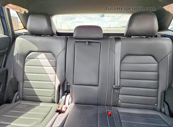 1V2NE2CAXLC222926 2020 VOLKSWAGEN ATLAS Blue Widok tylnych siedzeń