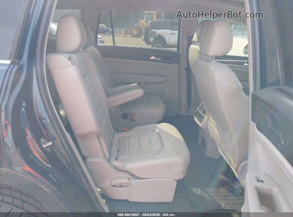 1V2NR2CA2JC525975 2018 VOLKSWAGEN ATLAS Blue Vista de la etiqueta del VIN