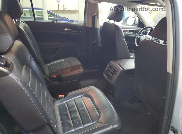 1V2NR2CA2JC540010 2018 VOLKSWAGEN ATLAS Silver 