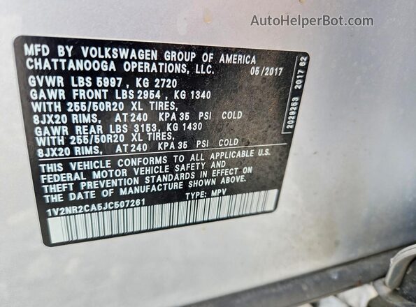 1V2NR2CA5JC507261 2018 VOLKSWAGEN ATLAS Silver Widok wnętrza 360 stopni