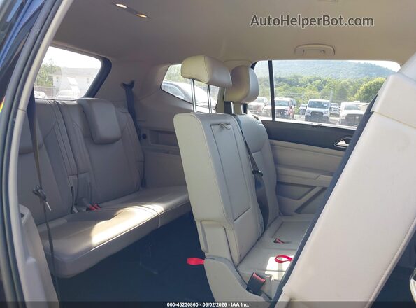1V2PR2CA4JC589945 2018 VOLKSWAGEN ATLAS Black VIN կոդի պիտակի տեսք