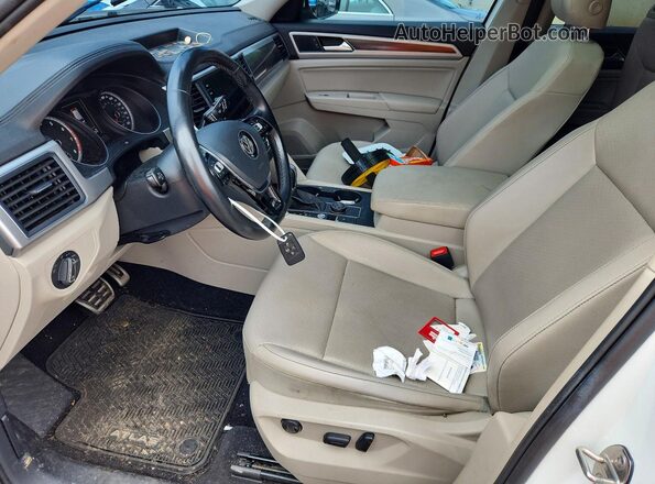 1V2PR2CA8JC572923 2018 VOLKSWAGEN ATLAS White 