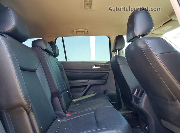 1V2PR2CA8JC581248 2018 VOLKSWAGEN ATLAS Gray უკანა სალონის ხედი