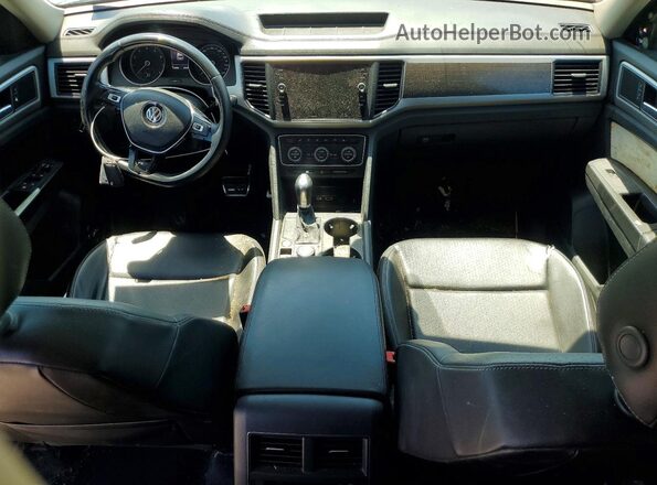 1V2PR2CA8JC581248 2018 VOLKSWAGEN ATLAS Gray წინა პანელის ხედი
