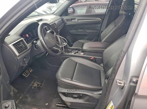 1V2RE2CA3LC230268 2020 VOLKSWAGEN ATLAS Silver Widok wnętrza z przodu