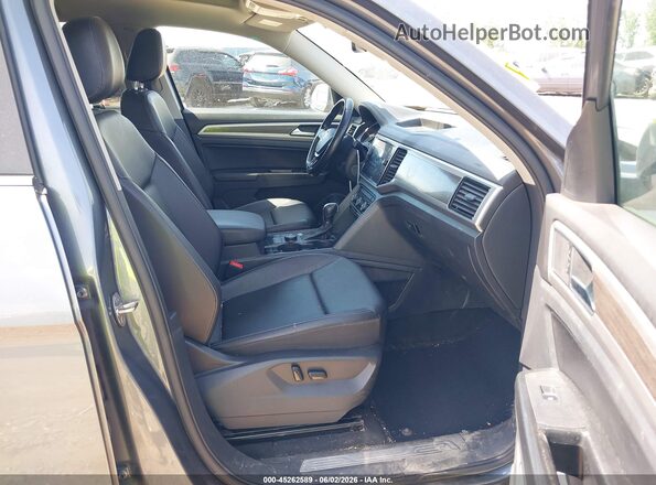 1V2RR2CA5JC590806 2018 VOLKSWAGEN ATLAS Gray Front interior view