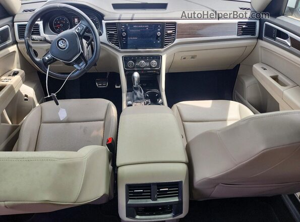 1V2RR2CA9JC525134 2018 VOLKSWAGEN ATLAS Белый Вид панели приборов