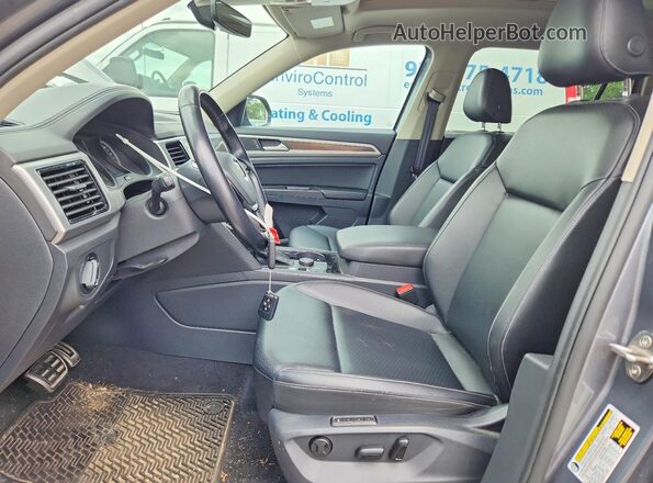 1V2RR2CA9JC568517 2018 VOLKSWAGEN ATLAS Gray Widok wnętrza z przodu