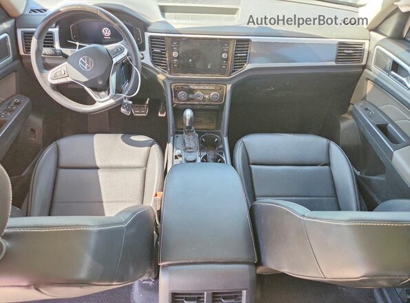 1V2SR2CA4MC572755 2021 VOLKSWAGEN ATLAS Черный Вид панели приборов