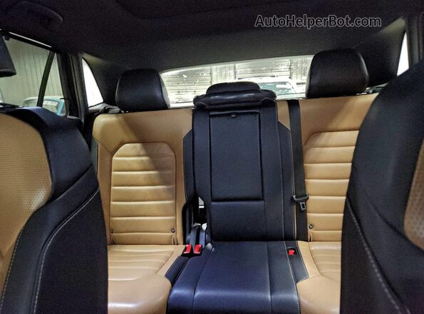 1V2TE2CA4LC224436 2020 VOLKSWAGEN ATLAS Black Vista de los asientos traseros
