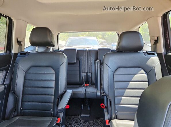 1V2TR2CA4MC587664 2021 VOLKSWAGEN ATLAS Black Rear seats view