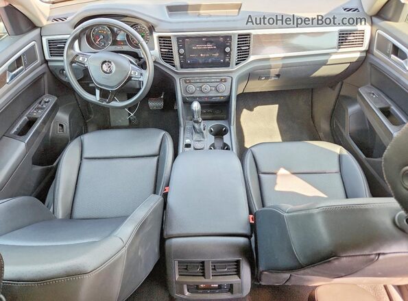 1V2UR2CA5KC567523 2019 VOLKSWAGEN ATLAS Black Dashboard view