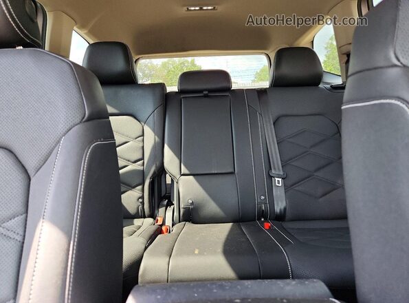 1V2WN2CA1TC525338 2026 VOLKSWAGEN ATLAS Gray Vista de los asientos traseros