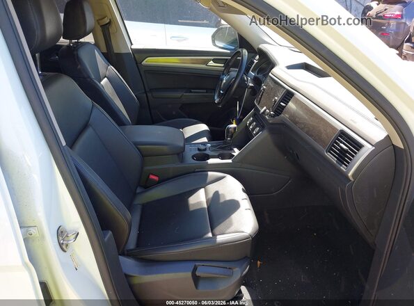 1V2XR2CA7KC544239 2019 VOLKSWAGEN ATLAS White Front interior view