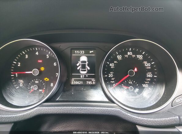1VWAA7A31JC027093 2018 VOLKSWAGEN PASSAT Silver უკანა სავარძლების ხედი