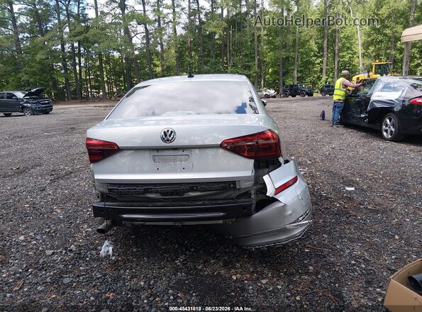 1VWAA7A31JC027093 2018 VOLKSWAGEN PASSAT Silver 