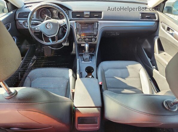 1VWAA7A36JC012802 2018 VOLKSWAGEN PASSAT Gray Widok deski rozdzielczej