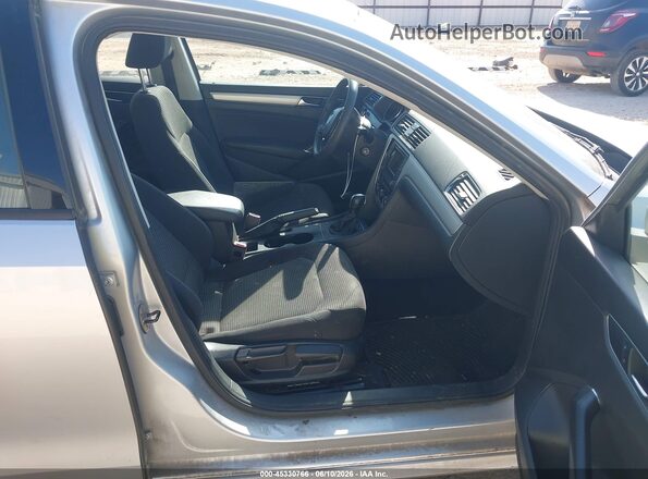 1VWAA7A37JC004045 2018 VOLKSWAGEN PASSAT Silver Սալոնի դիմացի տեսք
