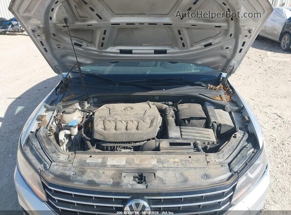 1VWAA7A37JC004045 2018 VOLKSWAGEN PASSAT Silver Հետևի տեսք