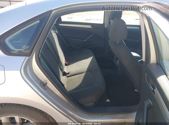 1VWAA7A37JC004045 2018 VOLKSWAGEN PASSAT Silver VIN կոդի պիտակի տեսք