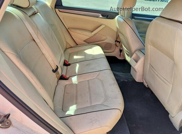 1VWAS7A35GC038636 2016 VOLKSWAGEN PASSAT White Հետևի նստատեղերի տեսք