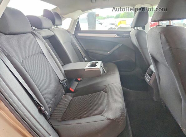 1VWAS7A39GC035805 2016 VOLKSWAGEN PASSAT Brown Vista de los asientos traseros