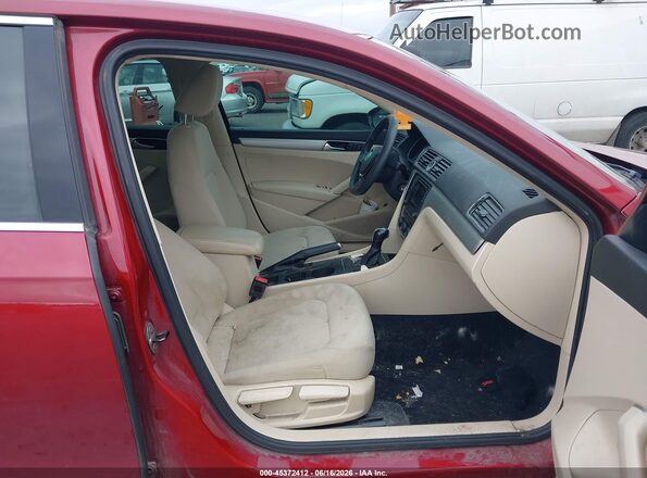 1VWAT7A30HC086236 2017 VOLKSWAGEN PASSAT Red 