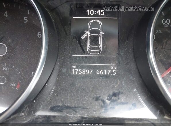1VWAT7A30HC086236 2017 VOLKSWAGEN PASSAT Red 