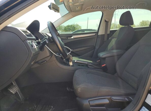 1VWAT7A32GC036341 2016 VOLKSWAGEN PASSAT Black Front interior view