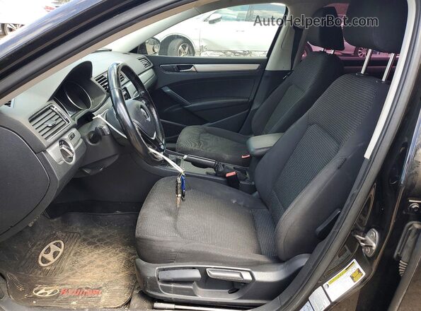 1VWAT7A32HC083788 2017 VOLKSWAGEN PASSAT Black წინა სალონის ხედი
