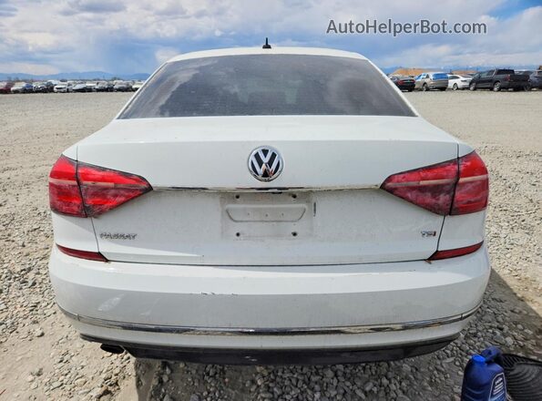 1VWAT7A33GC033013 2016 VOLKSWAGEN PASSAT White Հետևի տեսք