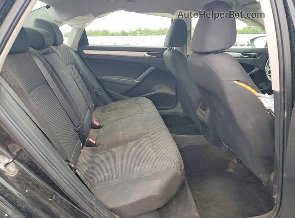 1VWAT7A33GC035943 2016 VOLKSWAGEN PASSAT Black 