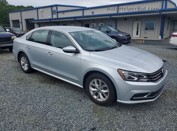 1VWAT7A34HC058567 2017 VOLKSWAGEN PASSAT Silver Передня права чверть